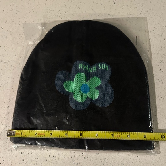 NWT Anna Sui Love Beanie - Picture 12 of 12